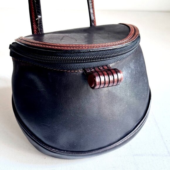 Vintage Holt Renfrew Black Leather Oval Unique Shape Crossbody Bag - Picture 1 of 10